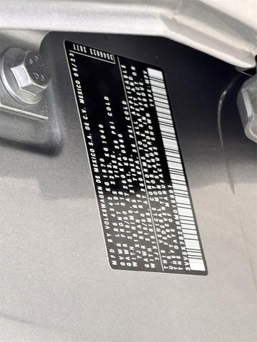 Photo of 2024 Pyrite Silver Metallic Volkswagen Taos