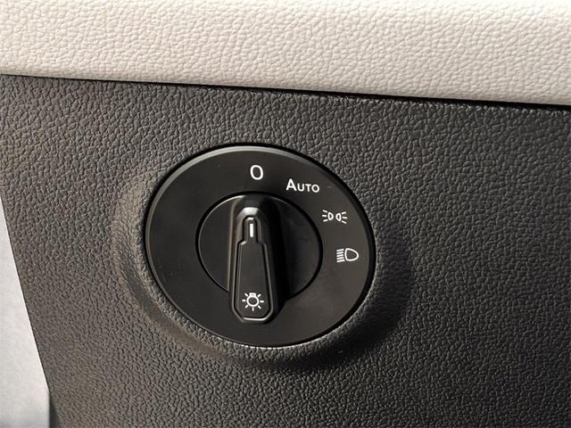 Photo of 2024 Pyrite Silver Metallic Volkswagen Taos