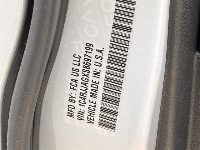 Photo of 2025 Silver Zynith Jeep Grand Cherokee L