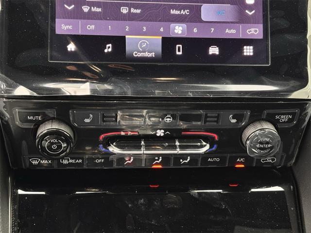 Photo of 2025 Silver Zynith Jeep Grand Cherokee L