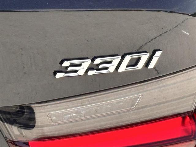 Photo of 2023 Black Sapphire Metallic BMW 330