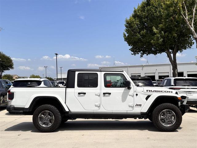 Photo of 2023 Bright White Clearcoat Jeep Gladiator