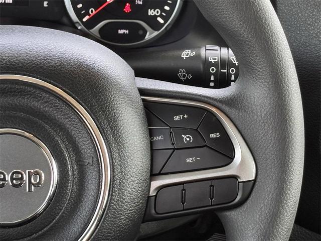 Photo of 2022 Alpine White Clearcoat Jeep Renegade