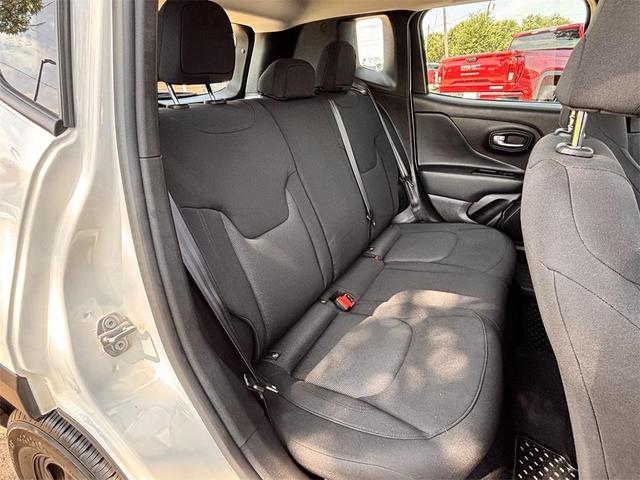 Photo of 2022 Alpine White Clearcoat Jeep Renegade