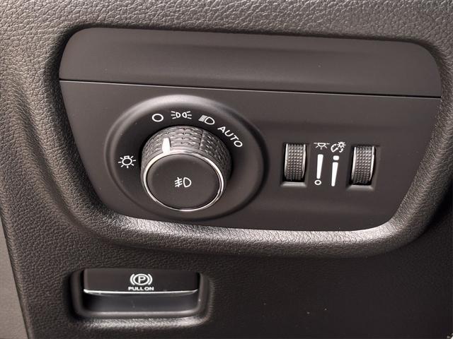 Photo of 2025 Velvet Red Pearlcoat Jeep Grand Cherokee L