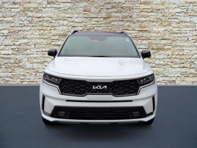 Photo of 2022 Glacial White Pearl Kia Sorento