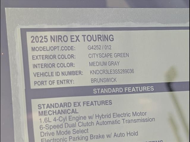 Photo of 2025 Green Kia Niro