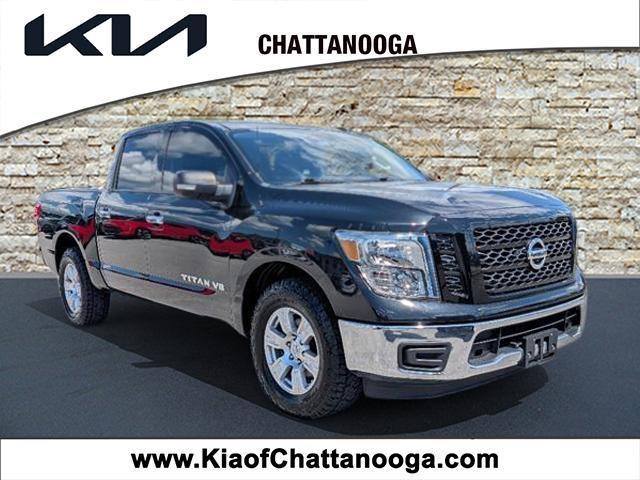 Photo of 2019 Magnetic Black Nissan Titan