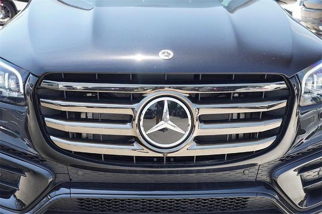 Photo of 2025 Black Mercedes-Benz GLS 450