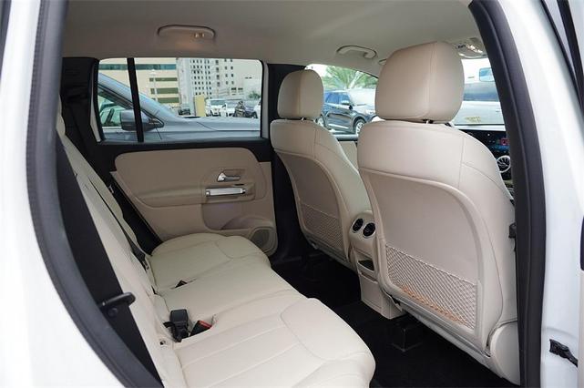 Photo of 2022 Polar White Mercedes-Benz GLB 250