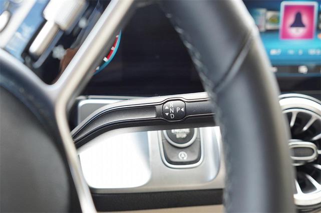 Photo of 2022 Polar White Mercedes-Benz GLB 250