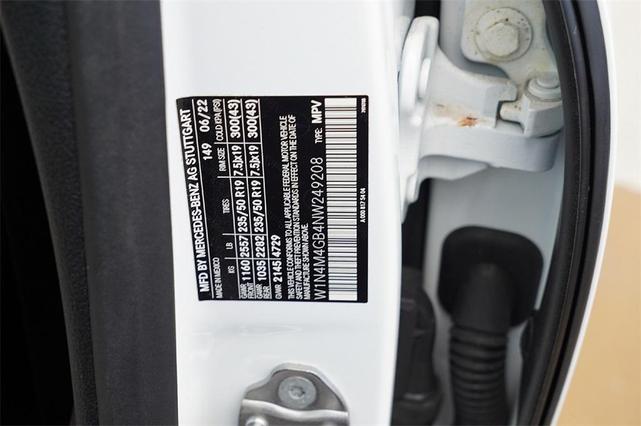 Photo of 2022 Polar White Mercedes-Benz GLB 250