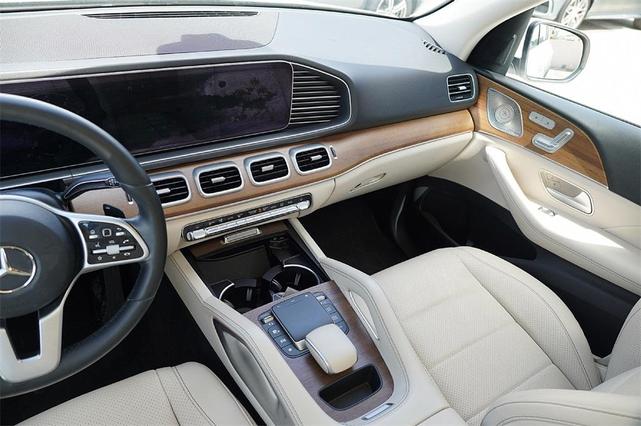 Photo of 2022 White Mercedes-Benz GLE 350