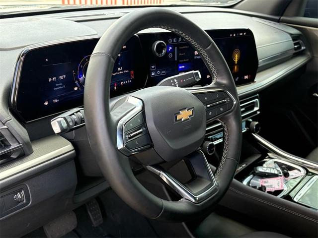 Photo of 2024 Mosaic Black Metallic Chevrolet Traverse