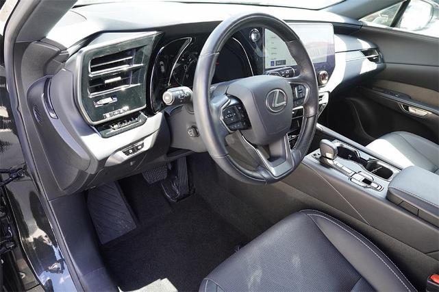 Photo of 2023 Black Lexus RX 350