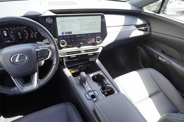 Photo of 2023 Black Lexus RX 350