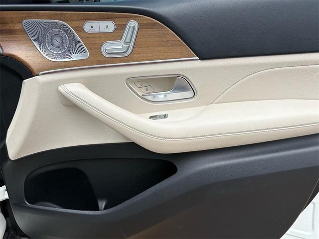 Photo of 2021 White Mercedes-Benz GLE 350