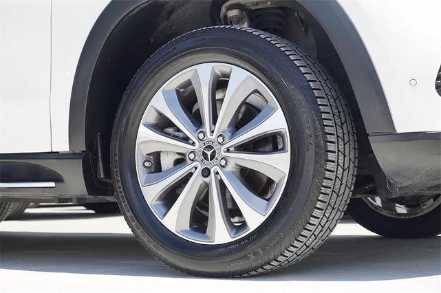 Photo of 2021 White Mercedes-Benz GLE 350