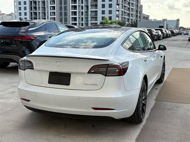 Photo of 2021 White Tesla Model 3