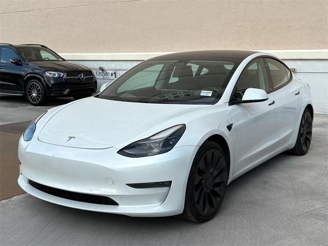 Photo of 2021 White Tesla Model 3