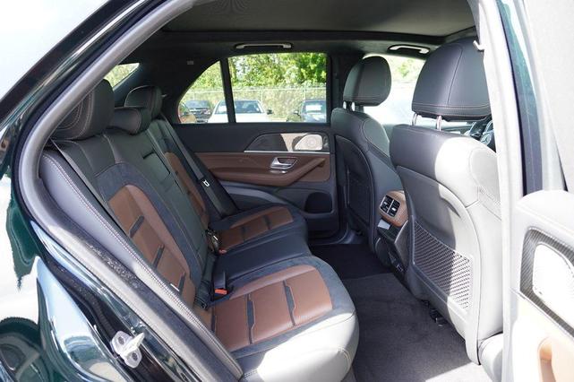 Photo of 2025 Green Mercedes-Benz AMG GLE 63