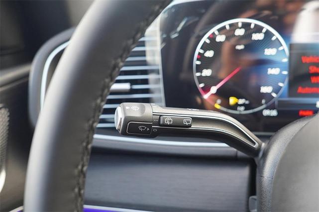 Photo of 2025 Black Mercedes-Benz GLE 350