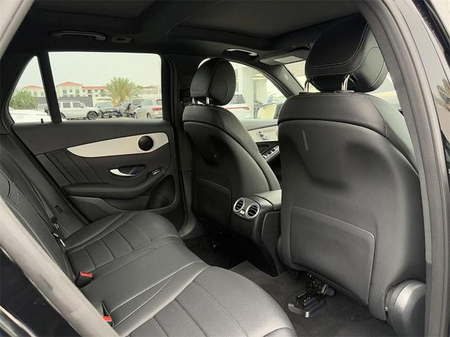 Photo of 2022 Black Mercedes-Benz GLC 300