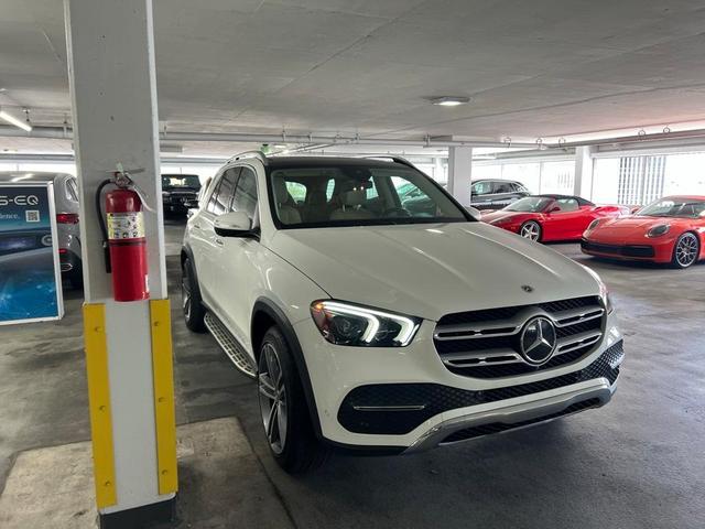 Photo of 2021 Polar White Mercedes-Benz GLE 350