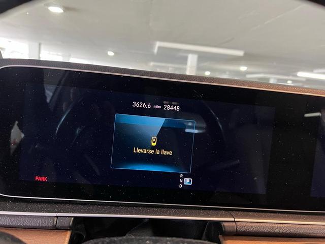 Photo of 2021 Polar White Mercedes-Benz GLE 350