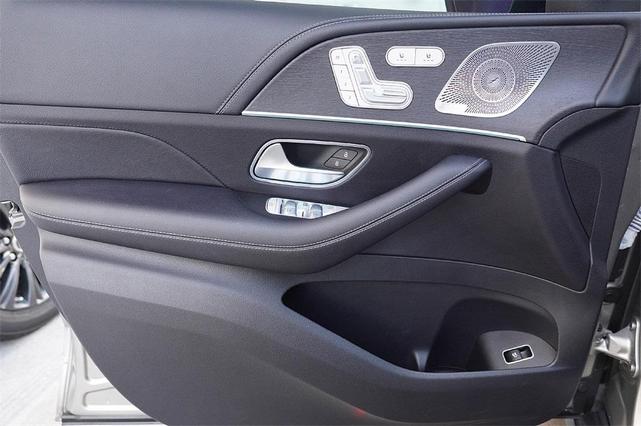 Photo of 2022 Silver Mercedes-Benz GLE 350