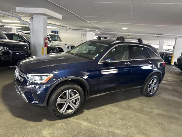 Photo of 2022 Lunar Blue Metallic Mercedes-Benz GLC 300