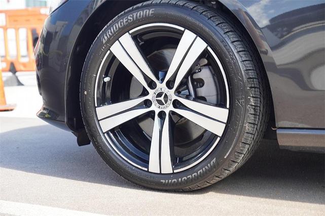 Photo of 2022 Graphite Gray Metallic Mercedes-Benz C-Class