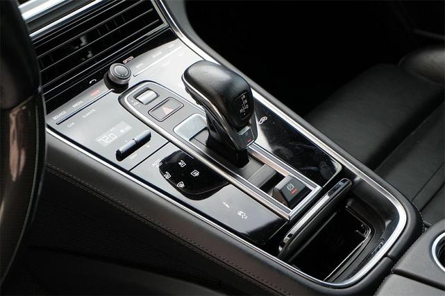 Photo of 2019 White Porsche Panamera