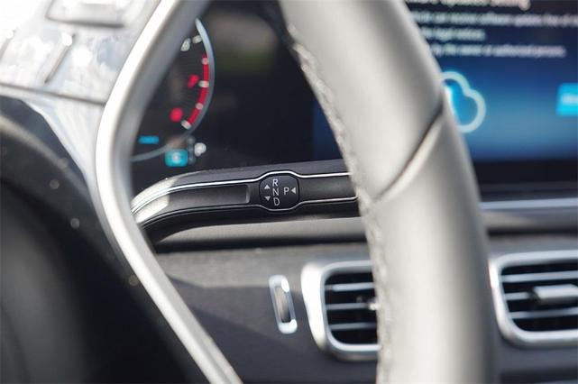Photo of 2025 Black Mercedes-Benz GLE 350