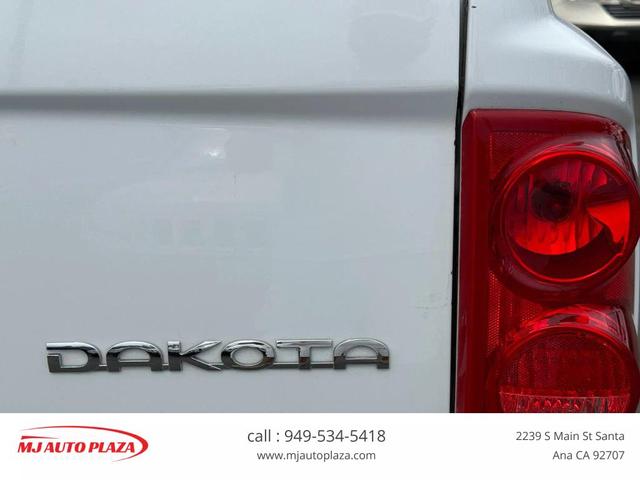 Photo of 2011 Bright White Clearcoat Dodge Dakota