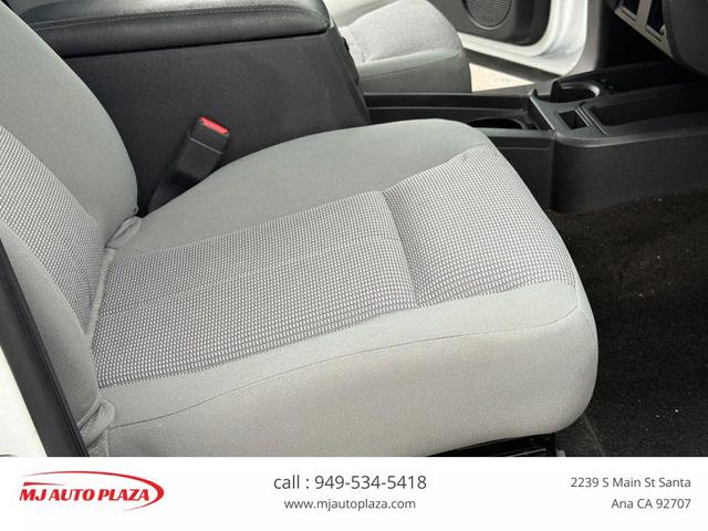 Photo of 2011 Bright White Clearcoat Dodge Dakota