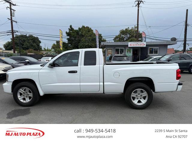 Photo of 2011 Bright White Clearcoat Dodge Dakota