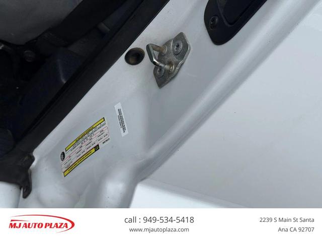 Photo of 2011 Bright White Clearcoat Dodge Dakota