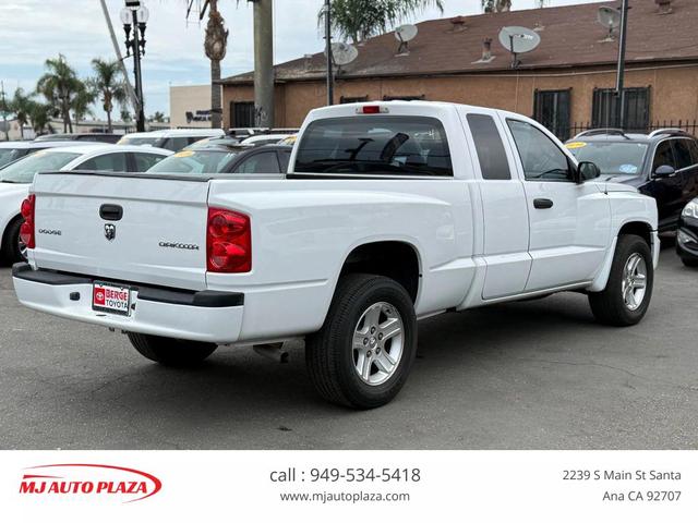 Photo of 2011 Bright White Clearcoat Dodge Dakota