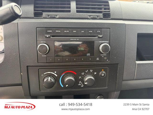 Photo of 2011 Bright White Clearcoat Dodge Dakota