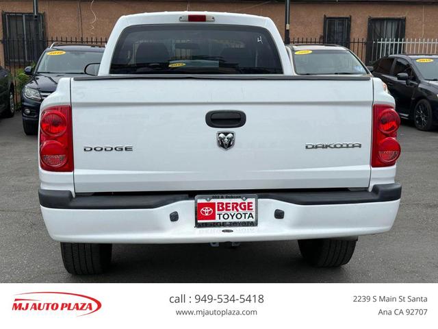 Photo of 2011 Bright White Clearcoat Dodge Dakota