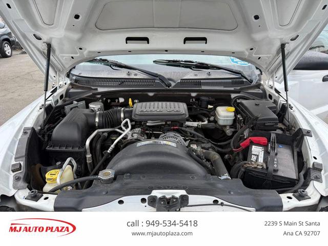 Photo of 2011 Bright White Clearcoat Dodge Dakota