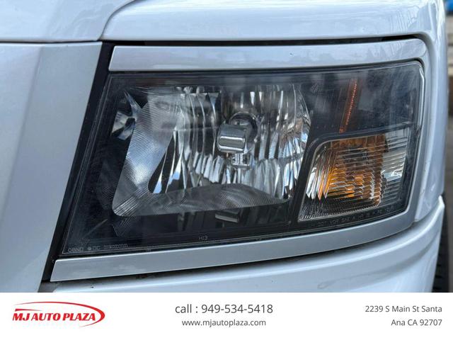 Photo of 2011 Bright White Clearcoat Dodge Dakota