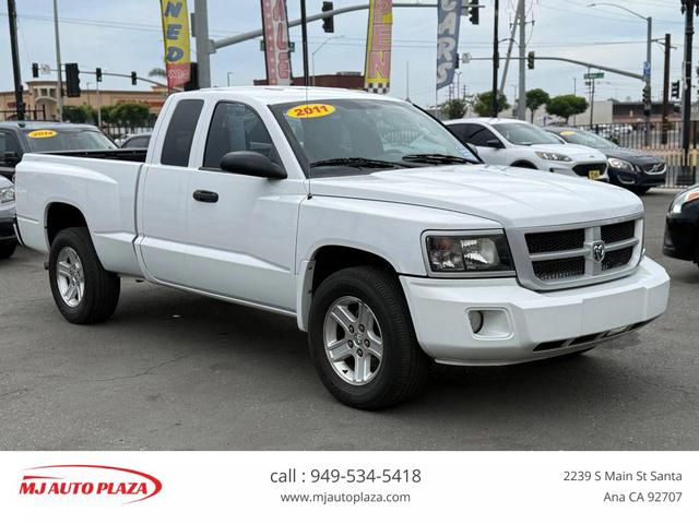 Photo of 2011 Bright White Clearcoat Dodge Dakota