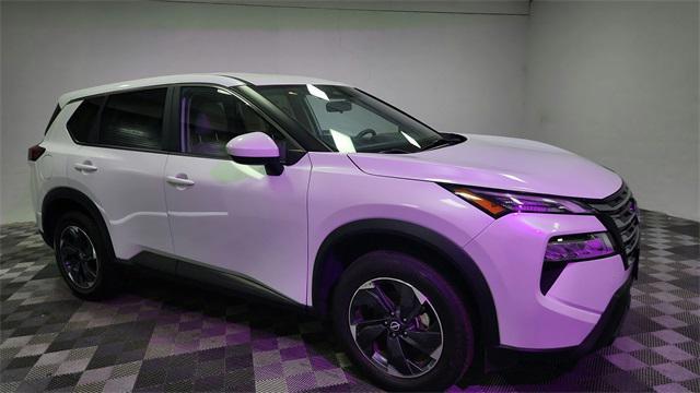 Photo of 2024 Everest White Pearl Nissan Rogue