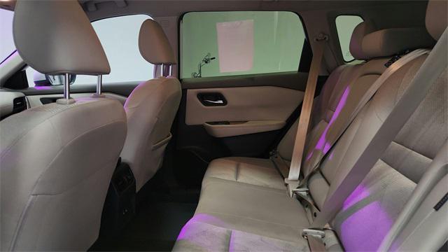 Photo of 2024 Everest White Pearl Nissan Rogue