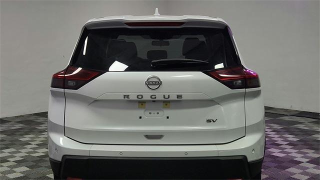 Photo of 2024 Everest White Pearl Nissan Rogue