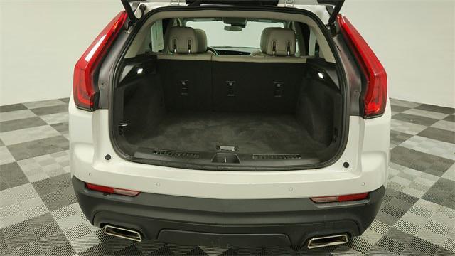 Photo of 2021 Crystal White Tricoat Cadillac XT4