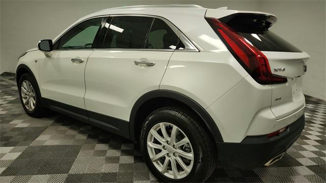 Photo of 2021 Crystal White Tricoat Cadillac XT4