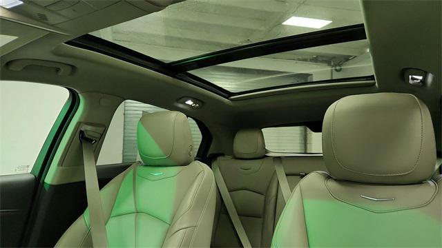 Photo of 2021 Crystal White Tricoat Cadillac XT4